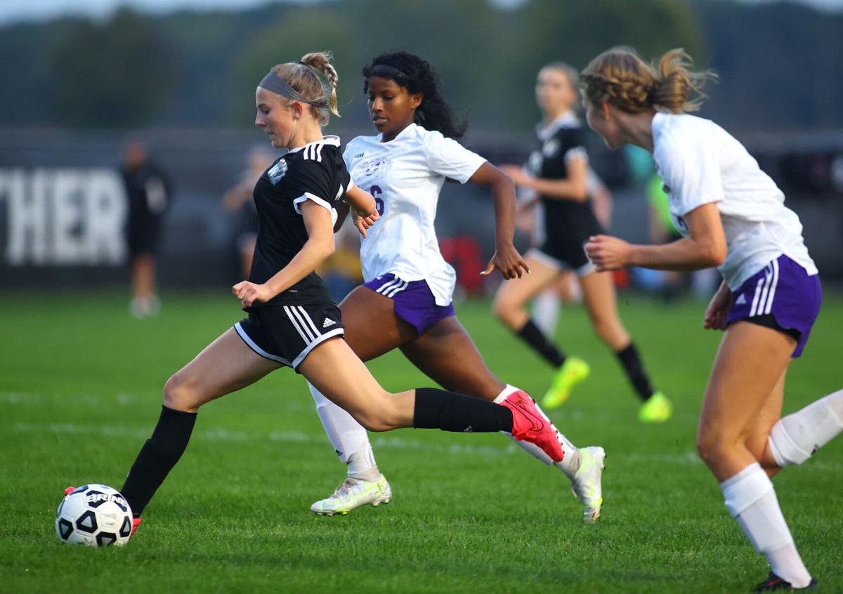 WHS vs Leo soccer regional 03.jpg