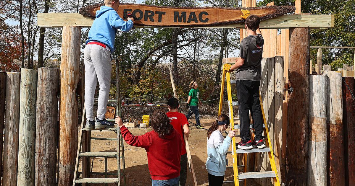 PHOTOS Maconaquah Middle School's Storm the Fort News