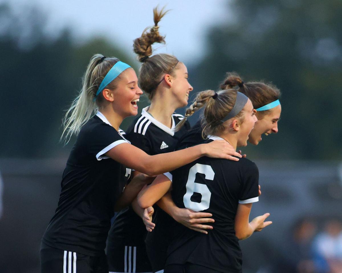 WHS vs Leo soccer regional 05.jpg