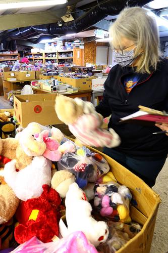 A gift for the holidays: Red Ribbon Christmas delivers good memories  Local news