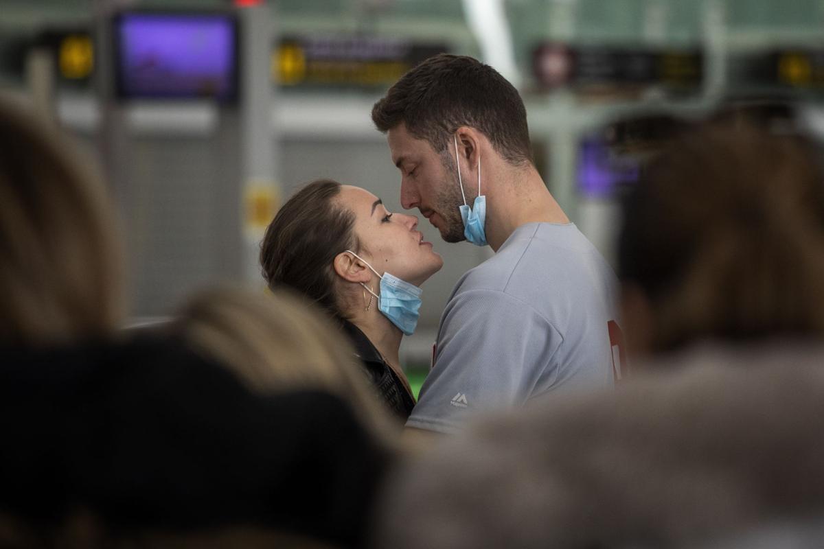 Virus Outbreak A Week Photo Gallery