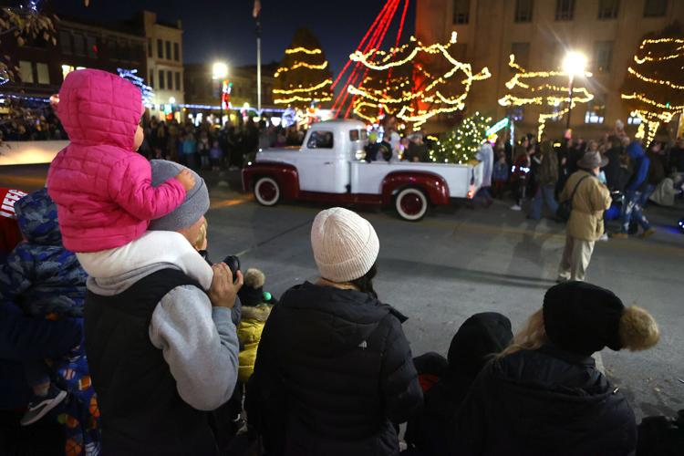 A tradition returns Crowds pack downtown for revival of Christmas