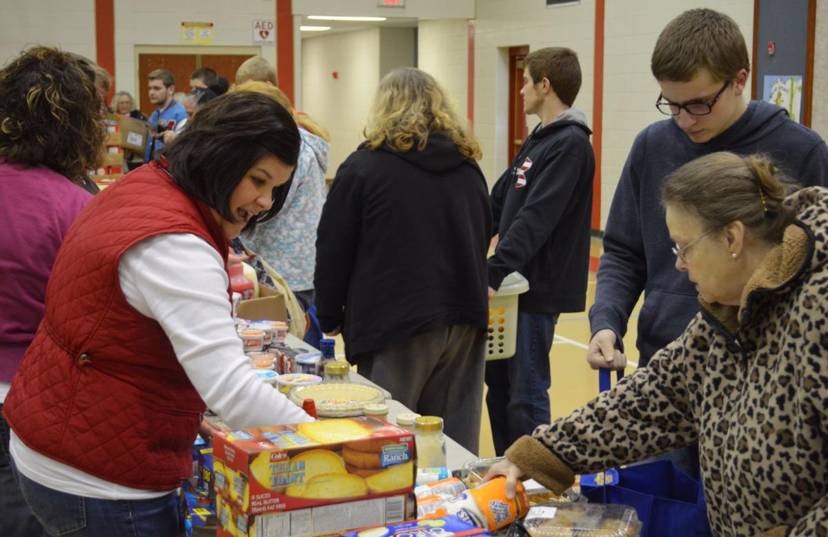 Students Serve Up Food To Those In Need News Kokomotribune Com