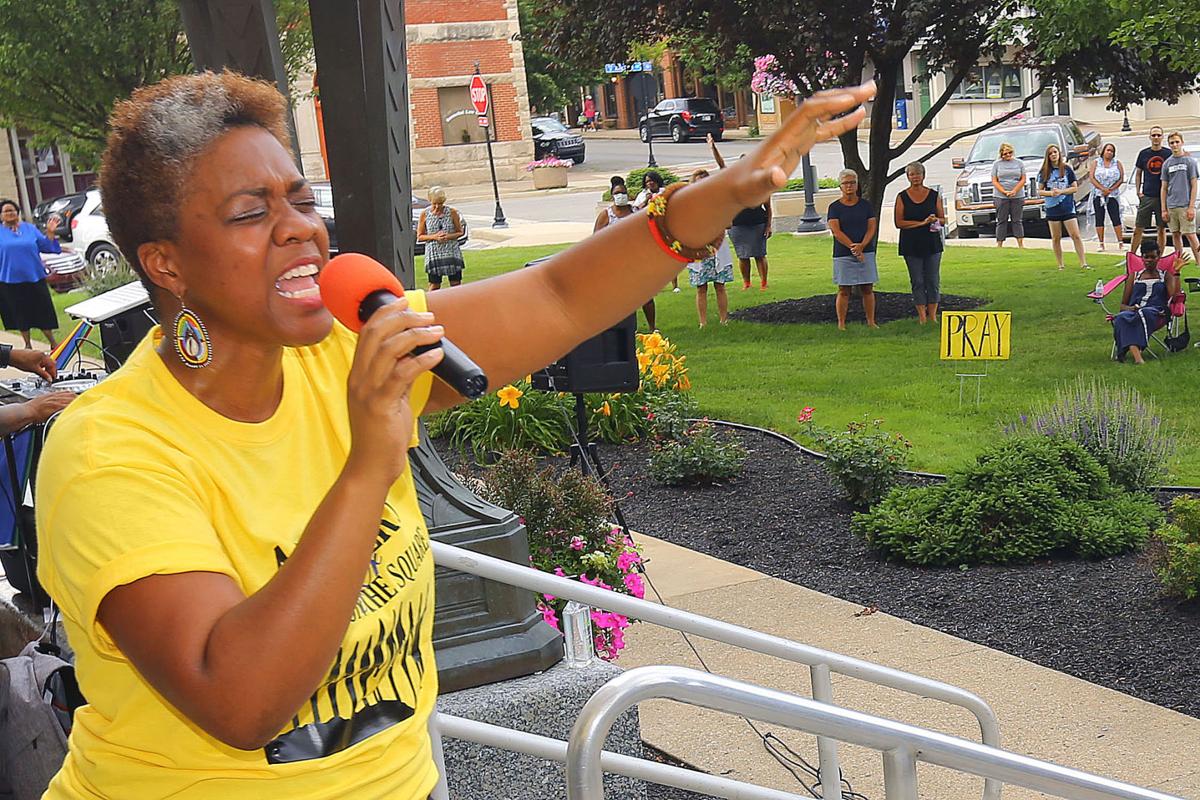 Mothers' Prayer on the Square 08.jpg