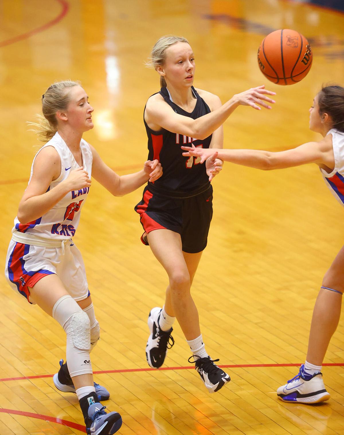 Taylor vs KHS GBB 01.jpg