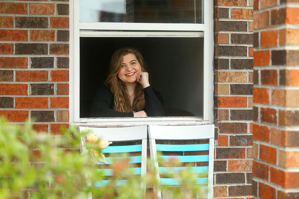 Senior-Haley Jones.jpg