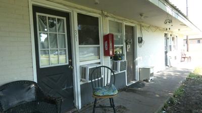 Sudden shutdown leaves Sherman tenants looking for a new home | | kten.com