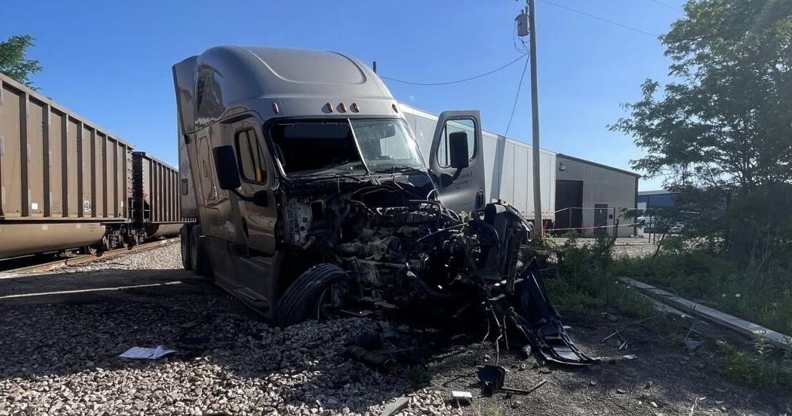 Semi truck and train crash in Grayson County | News | kten.com
