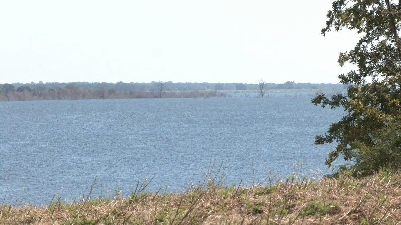 Zoning considered for properties on Bois d'Arc Lake