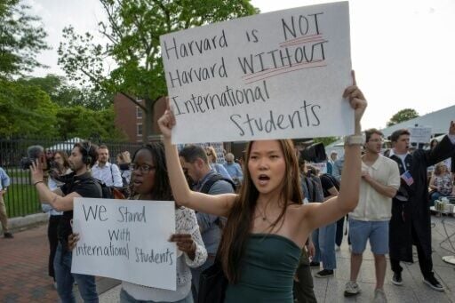US vows to 'aggressively' oust Chinese students