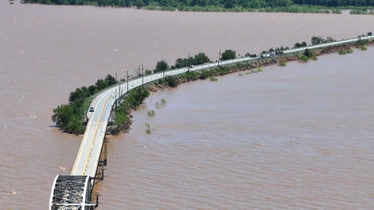 One lane of Roosevelt Bridge reopens after erosion concerns