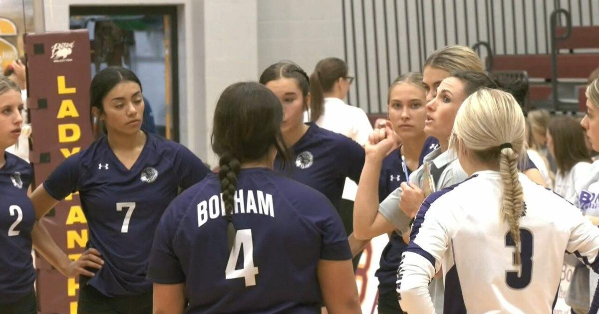 Kayli Bates Bells sweeps Bonham in volleyball | | kten.com