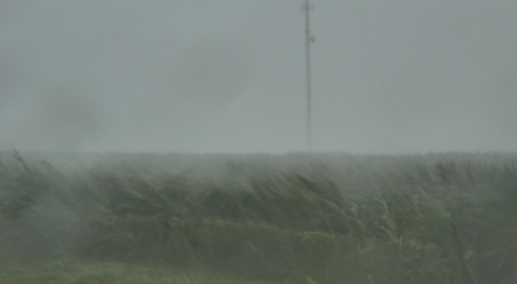Safety tips when severe weather may bring damaging winds or large hail ...