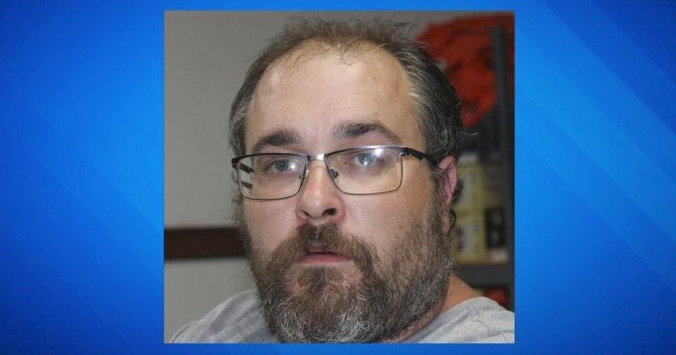 Worthington standoff suspect had loaded shotgun, threatened to kill his 2 kids, police say