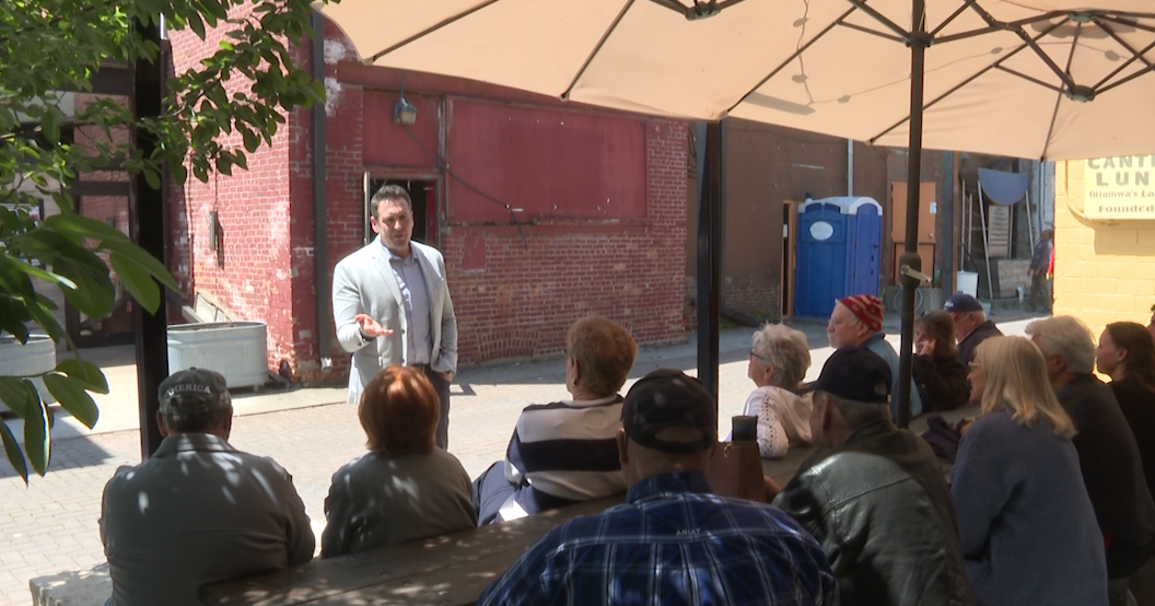 Iowa GOP hopeful Zach Lahn outlines Iowa first agenda for voters at Ottumwa’s Canteen Alley