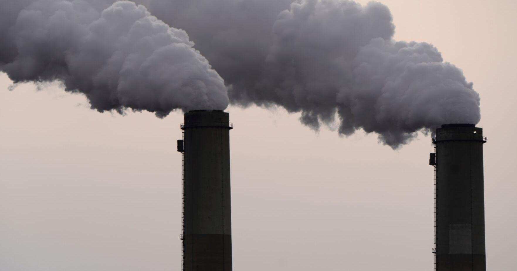 Trump administration eases limits on coal plants for emitting mercury , other toxins