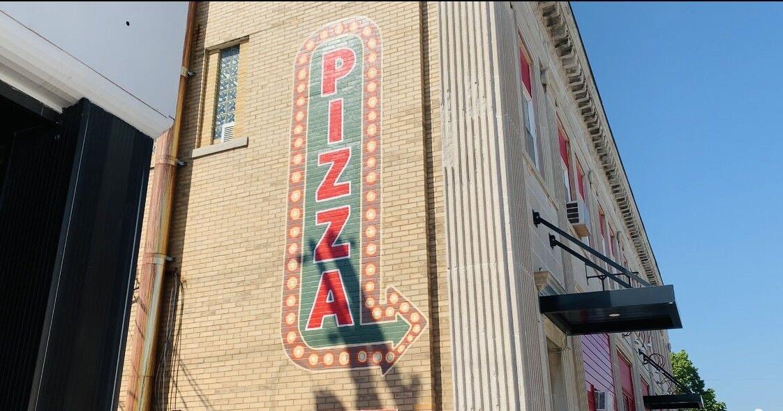 New mural in downtown Kirksville points you to pizza
