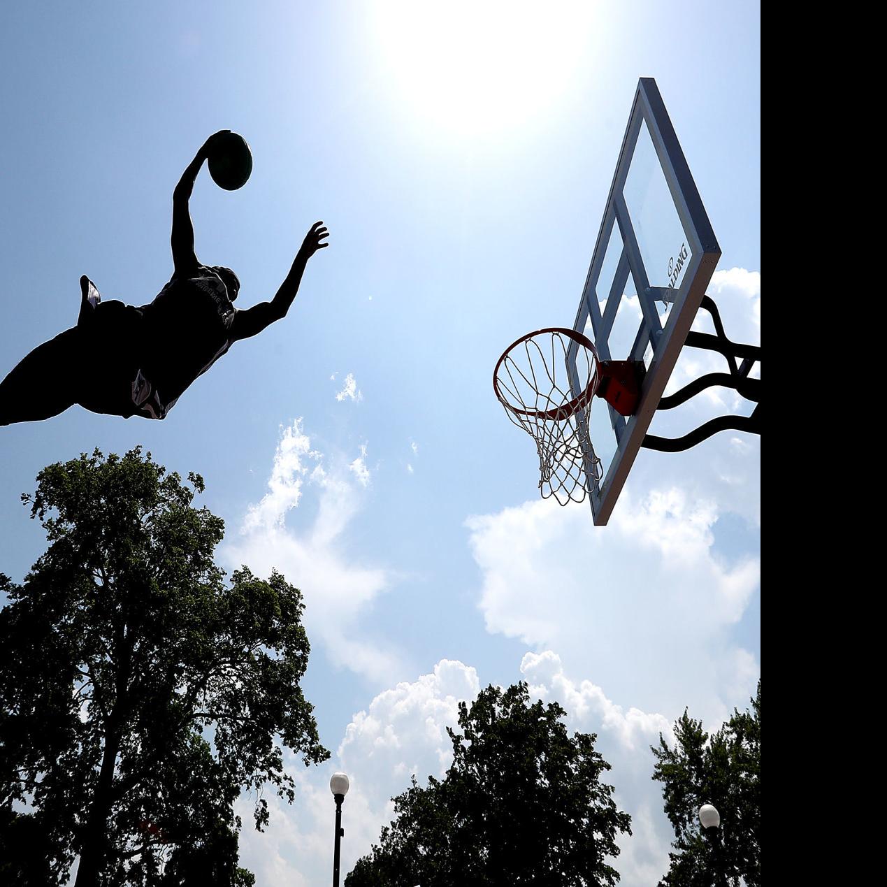 Xtreme Entertainment Xtreme Team Acrobatic Basketball Dunkers Wow