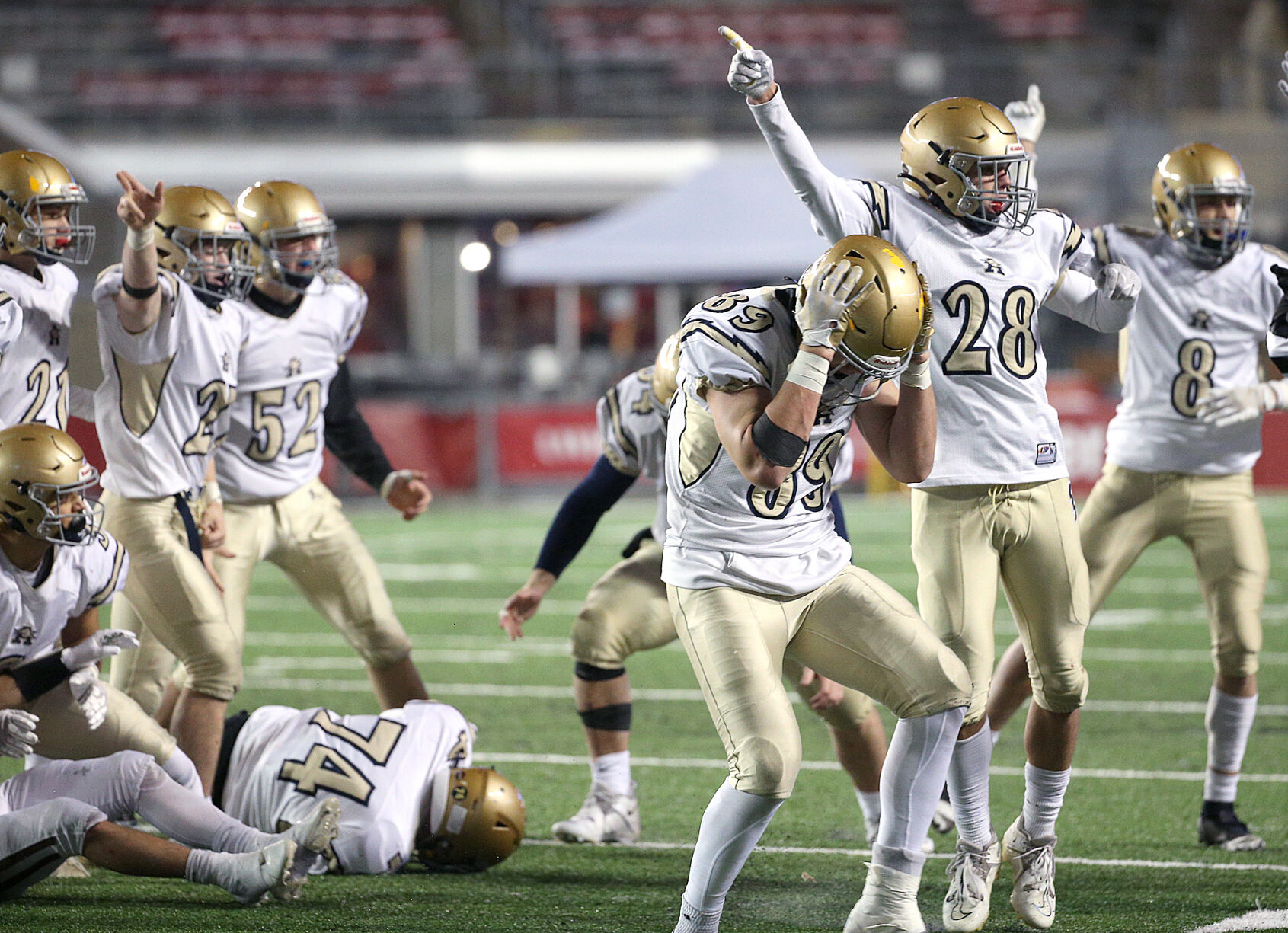 WIAA football notebook Crazy finish makes Blugolds state champs