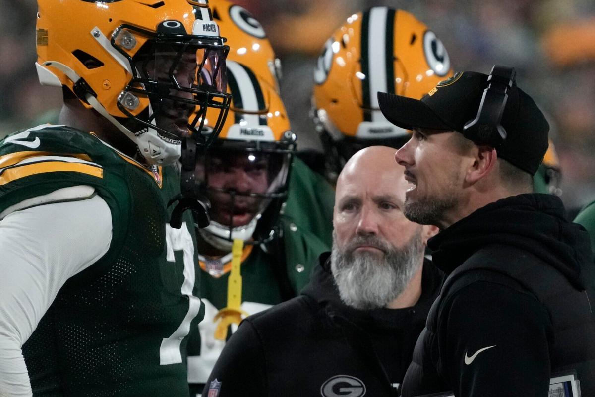 Packers LB Quay Walker apologizes for shoving Lions trainer: 'I was wrong'