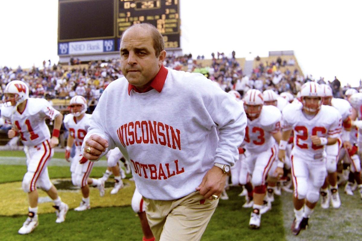 Wisconsin Badgers football game vs. Rutgers to air on Peacock streamer