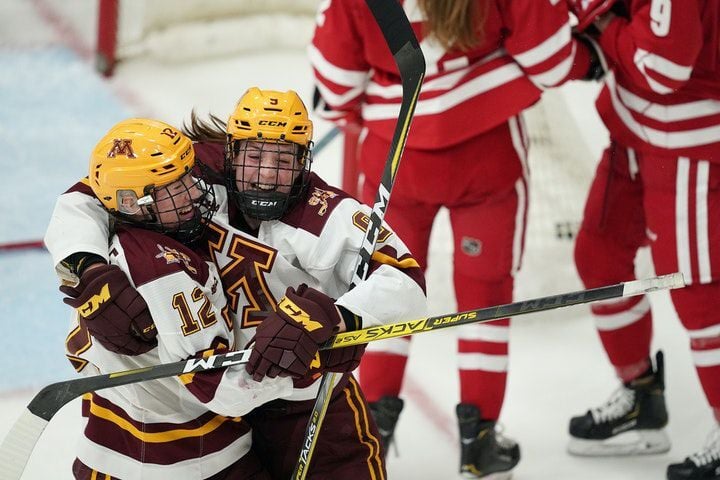 SPORTS-GOPHERS-BADGERS-COLLIDING-FOR-HOCKEY-1-MS.jpg
