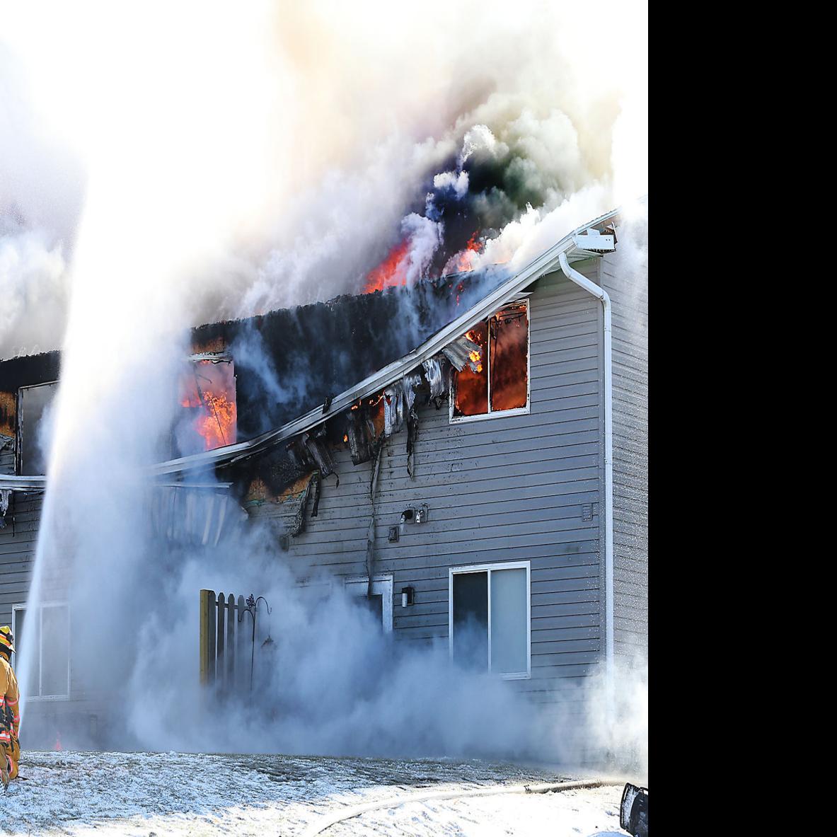 Fire And Ice Holmen Apartment Building Destroyed As Firefighters Battle Blaze In Sub Zero Temperatures Local News Lacrossetribune Com