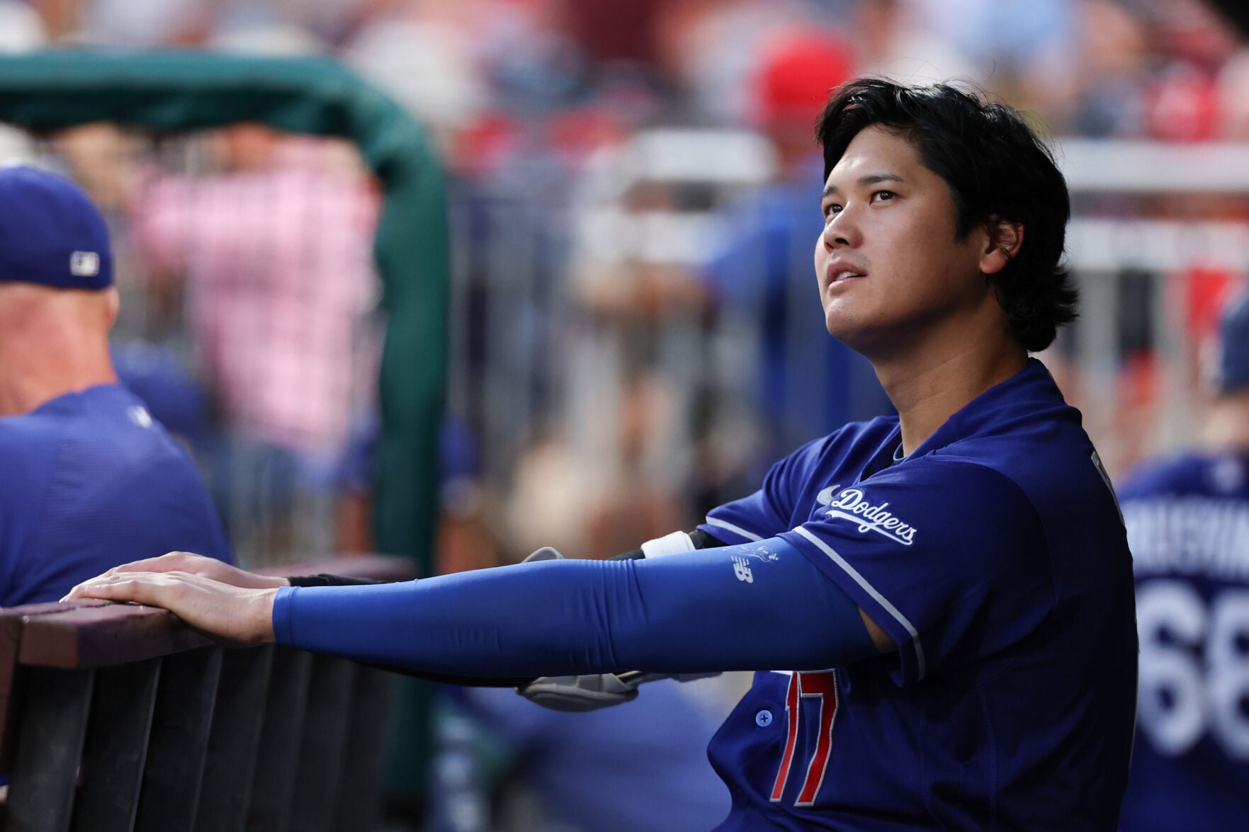 Should Dodgers be worried about Ohtani’s left knee pain?