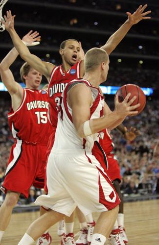 March Madness: A look back at Davidson, Stephen Curry's run in 2008