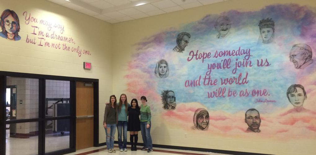 Holmen High School artists promote peace with mural