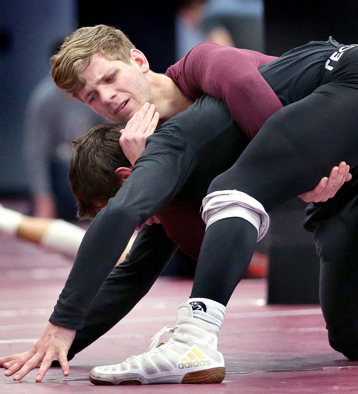 UWLa Crosse wrestling Josh Stenger commits, bounces back from bitter
