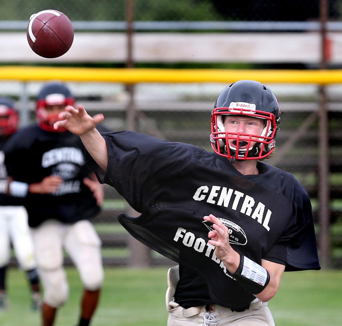 La Crosse Central Red Raiders' new offense ready to roll Sports
