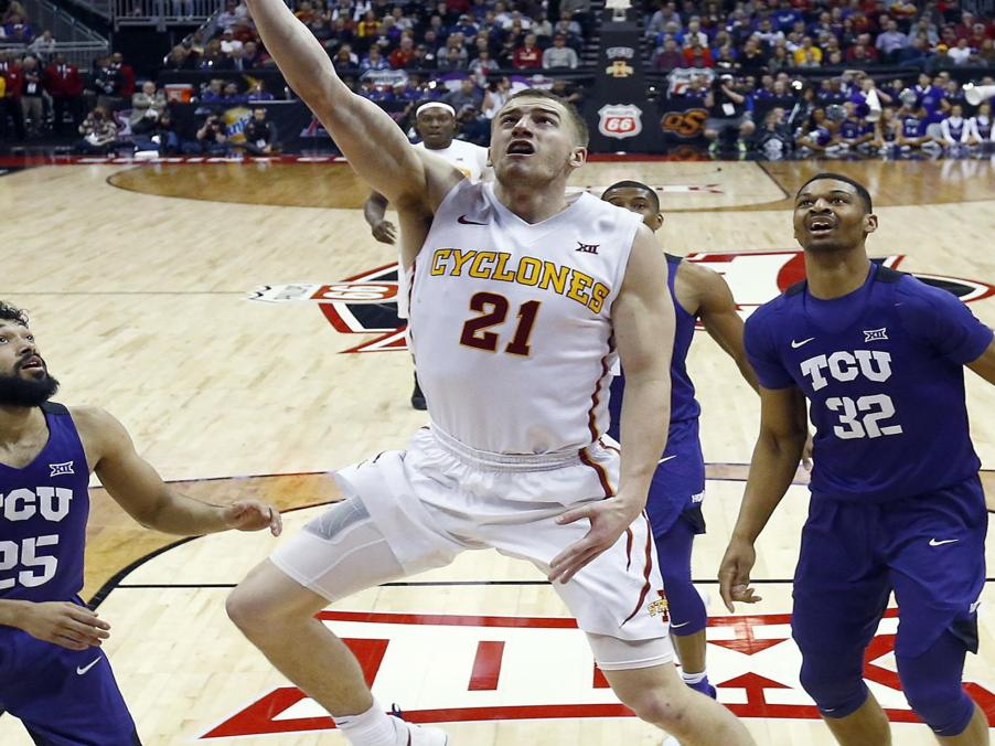 Pro Basketball Former Onalaska Star Matt Thomas Signs With