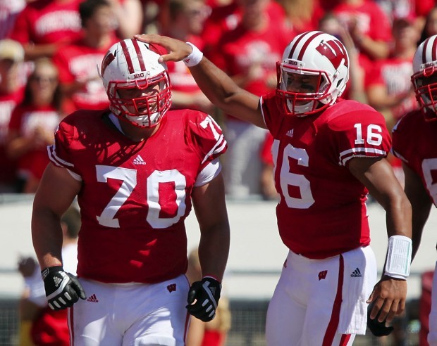 2011 SENIOR BOWL CARD WISCONSIN BADGERS JOHN MOFFITT