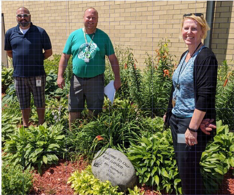 Showcasing a waterfriendly landscape at La CrescentHokah Elementary