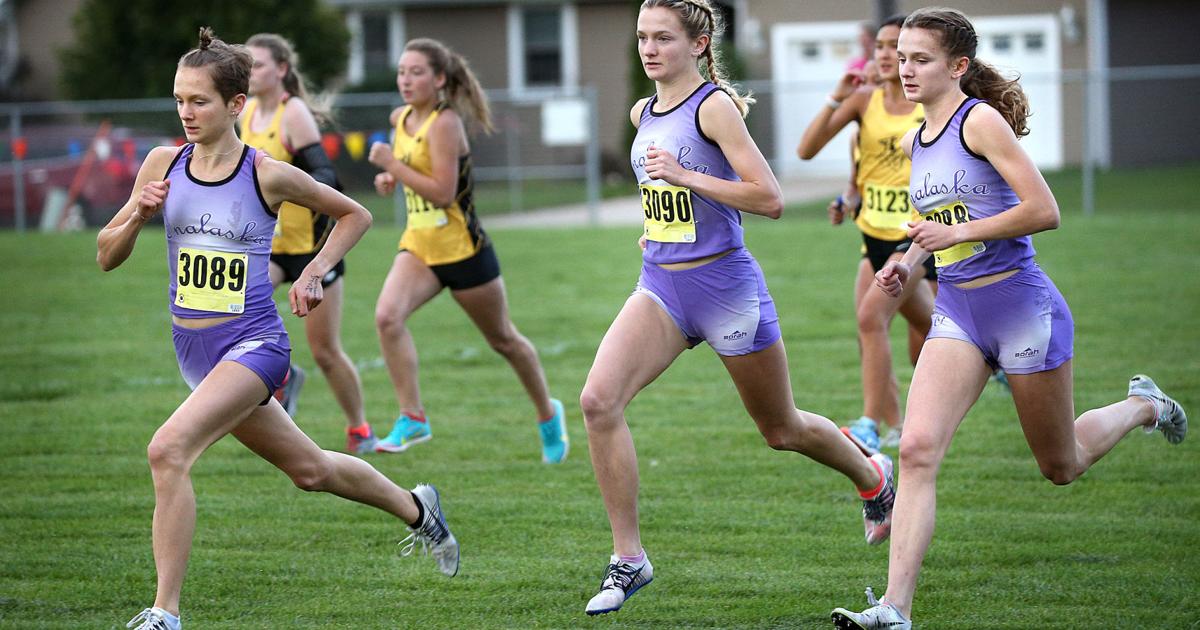 WIAA cross country Onalaska girls seniors ready for final run together