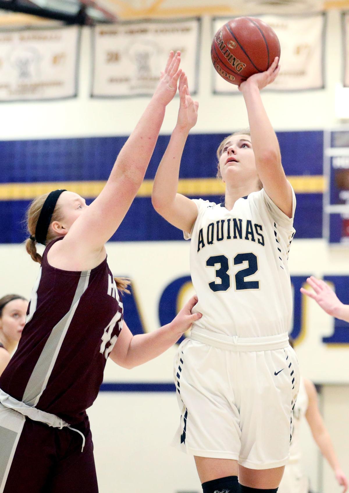 High School Girls Basketball Top Ranked La Crosse Aquinas Takes