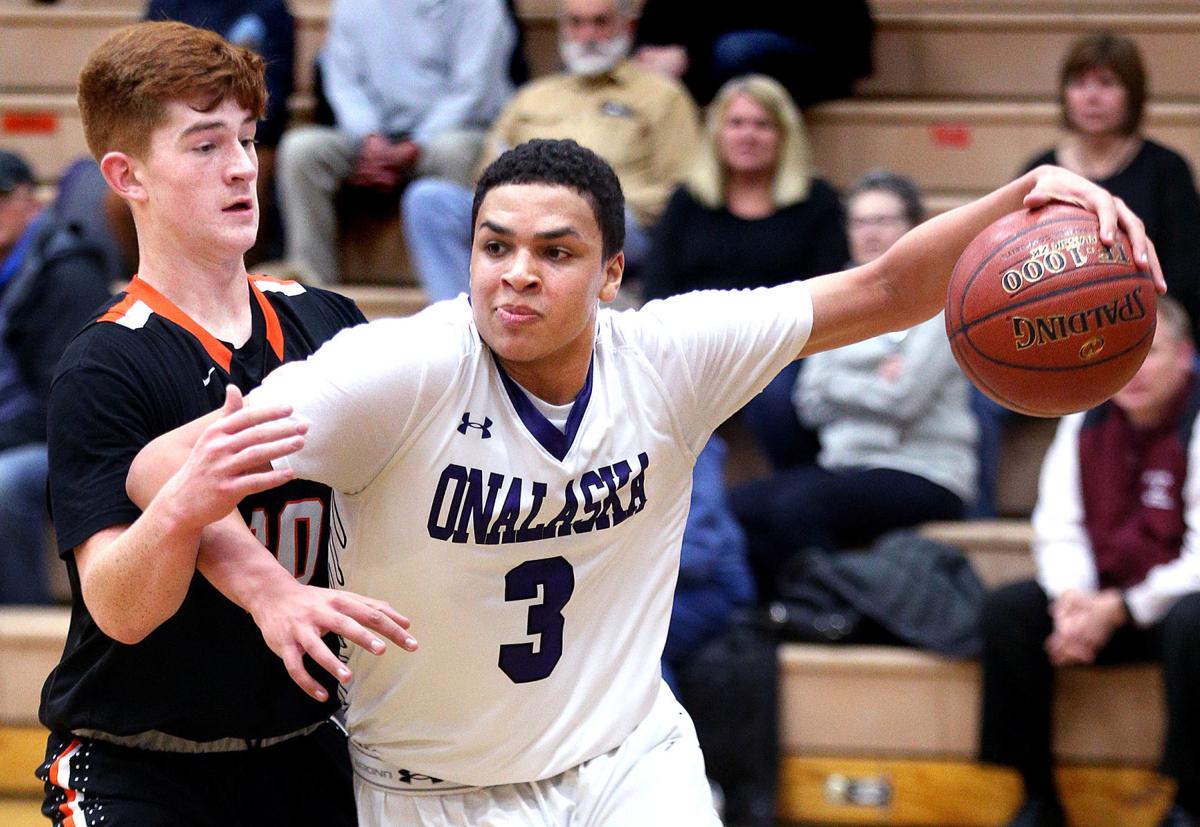 High School Basketball Onalaska Hilltoppers Move The Ball Drain