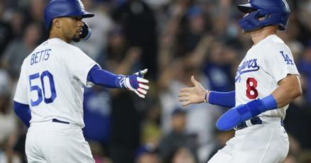 6th inning dooms Brewers as Dodgers win 9th straight 6th inning dooms Brewers as Dodgers win 9th straight
