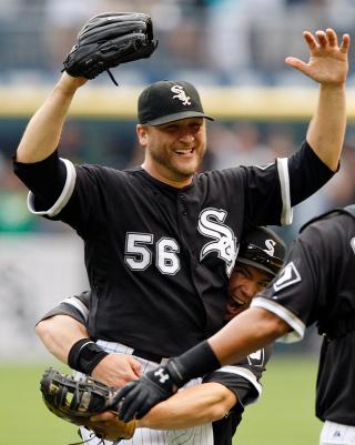 White Sox's Mark Buehrle pitches perfect game