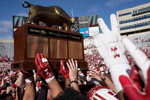 Jim Polzin: Enough with the waffling, it's time to predict a season win total for Wisconsin football