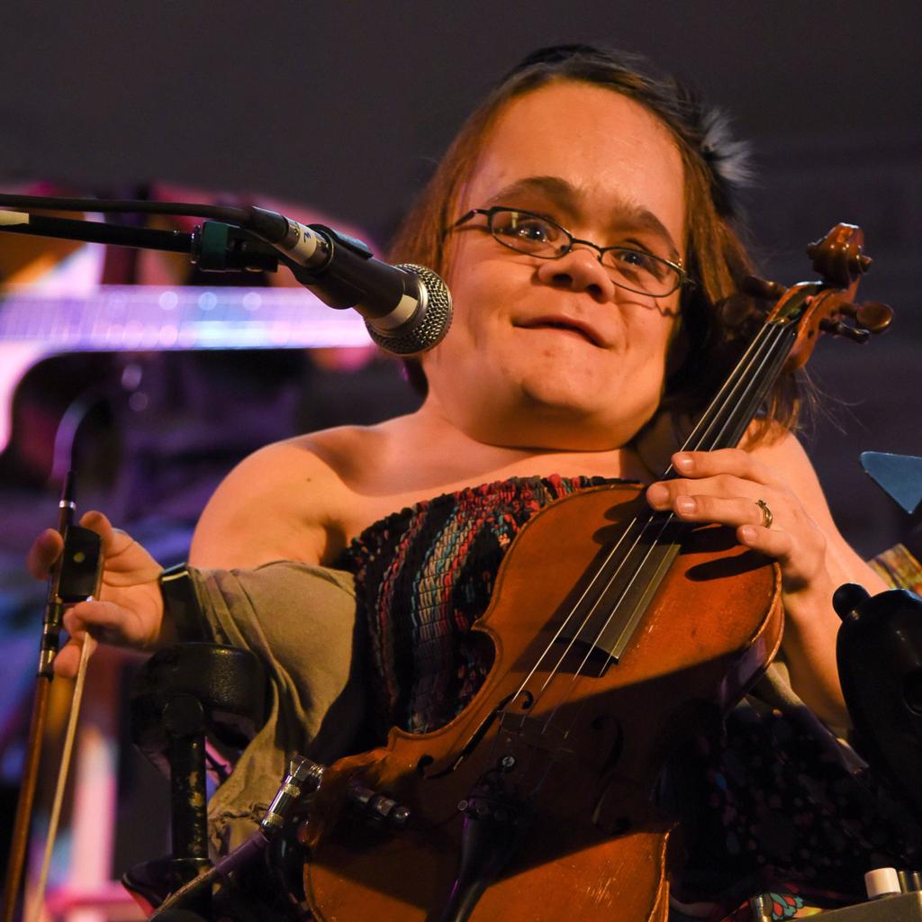 Award Winning Singer Violinist Gaelynn Lea To Perform In Viroqua Vernonbroadcaster Lacrossetribune Com Join facebook to connect with paul tressler and others you may know. award winning singer violinist gaelynn