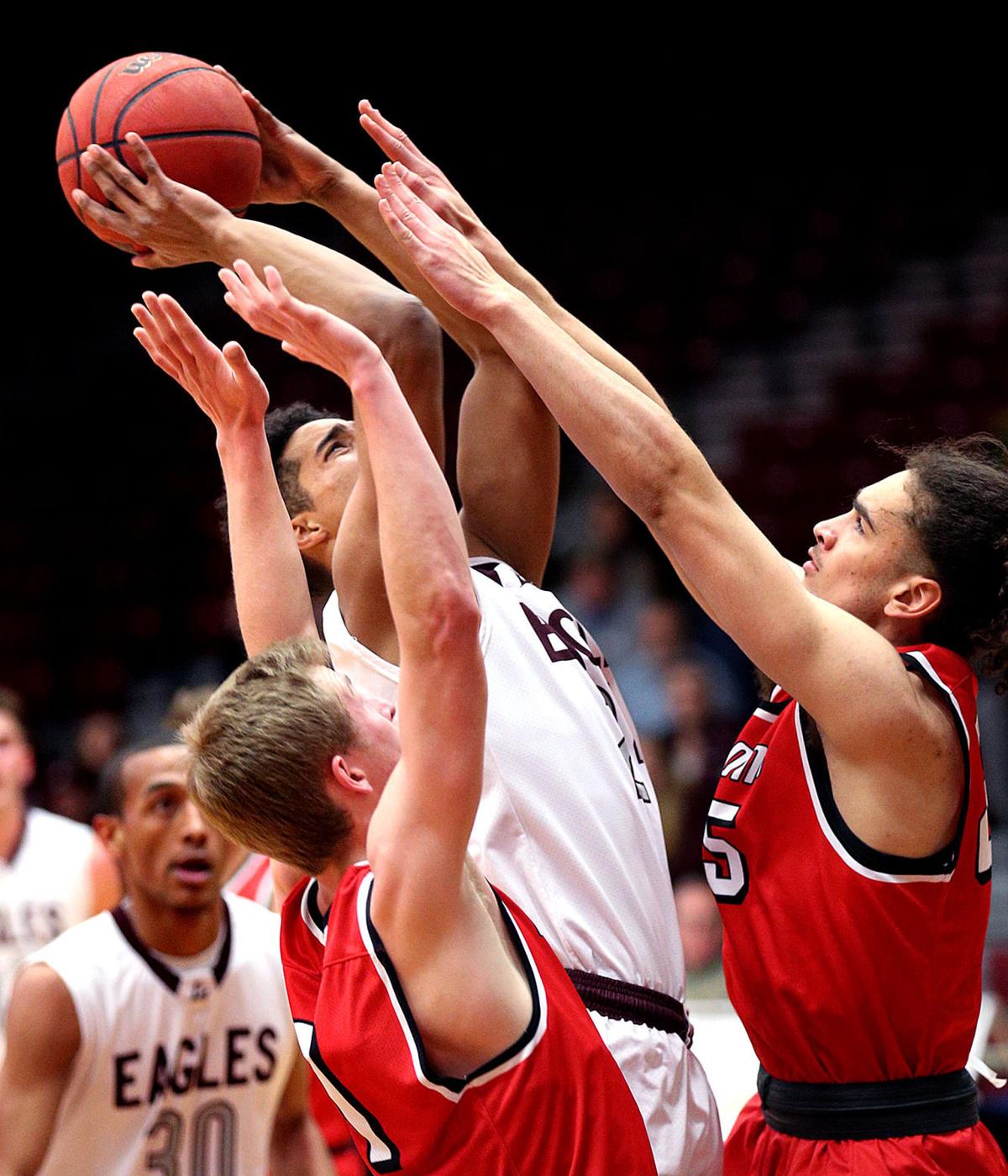 College Basketball River Falls Inside Outside Punch Too Much For