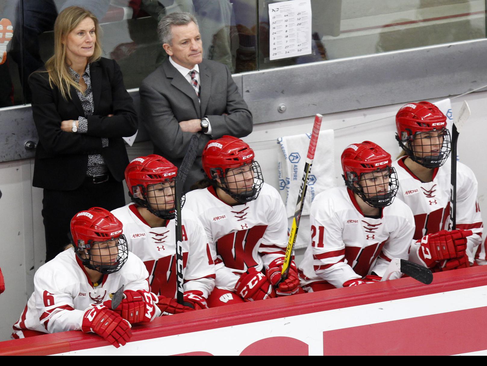 Badgers Women S Hockey Wisconsin Extends Stay Atop Rankings College Sports Lacrossetribune Com