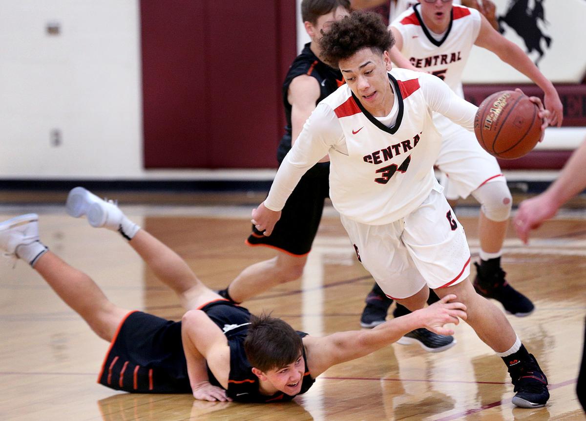 High school basketball La Crosse Central boys bounce back with strong