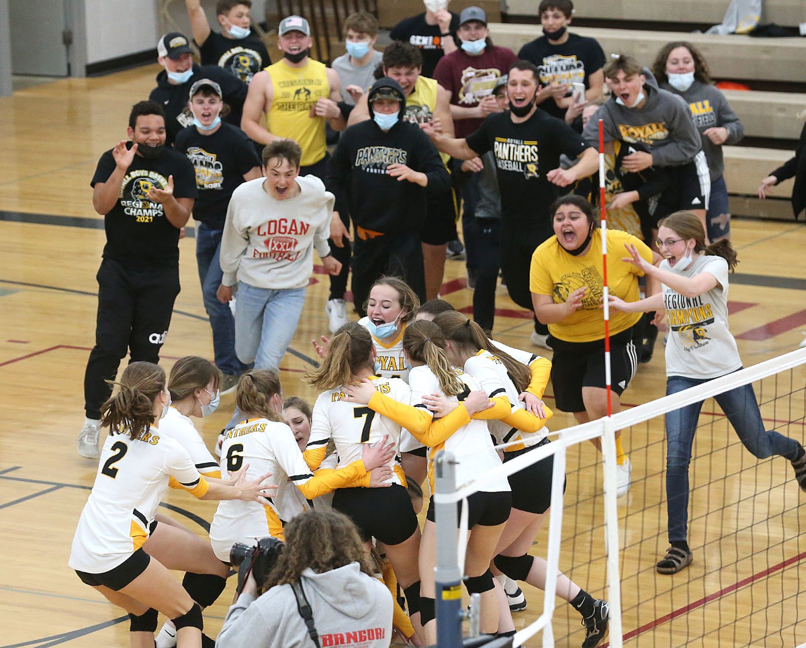 WIAA volleyball—Royall tops Cashton for Division 2 sectional title