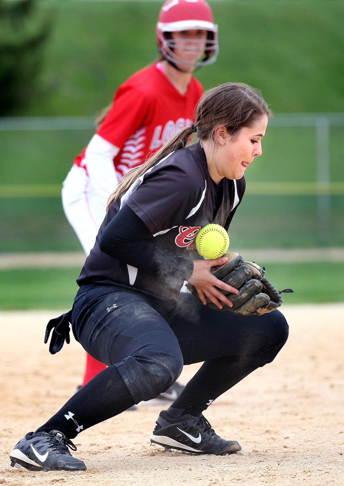 Logan Takes Control Of Mvc Softball Lead Preps Lacrossetribune Com