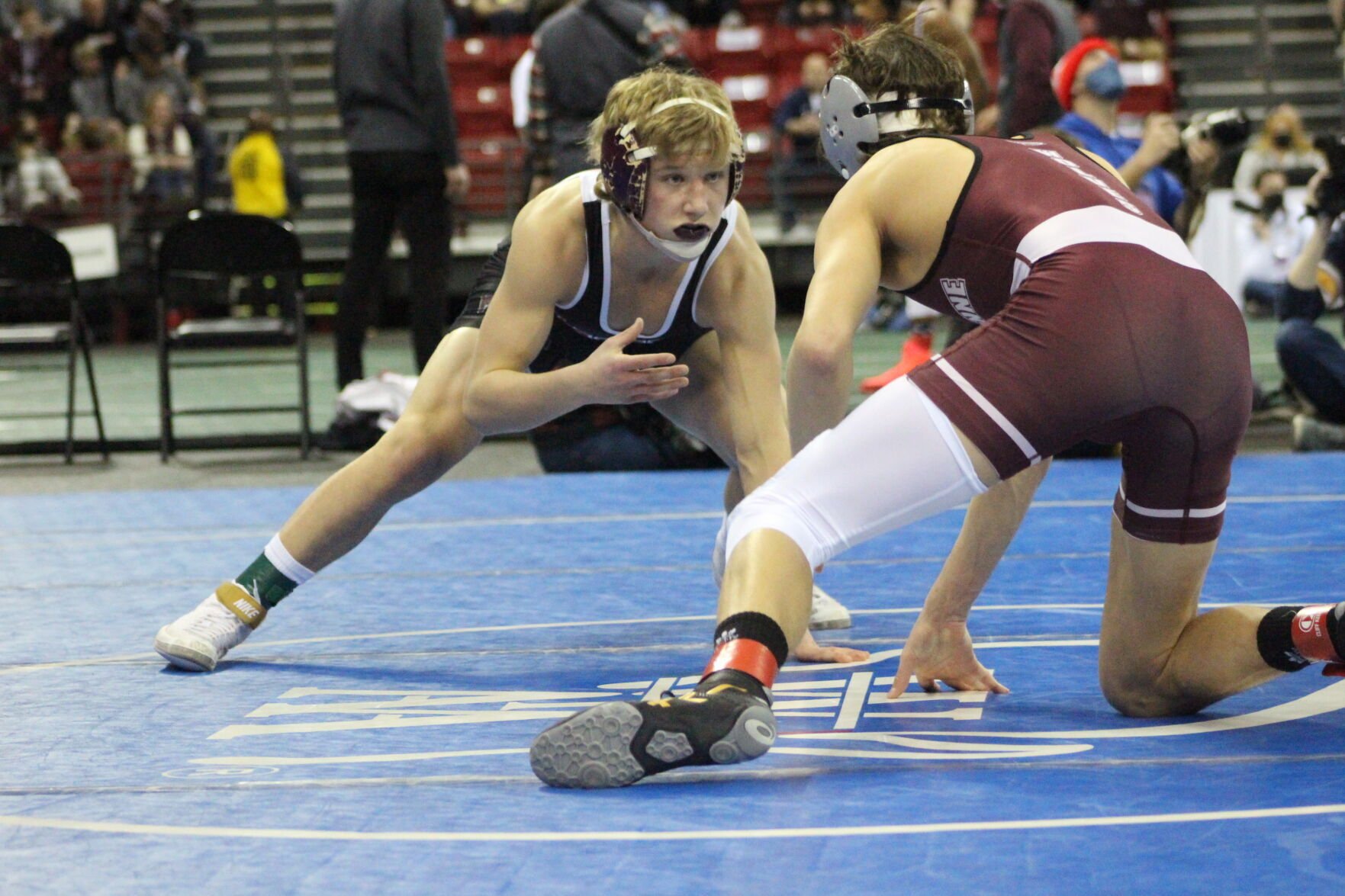 WIAA individual state wrestling La Crosse Aquinas Jake Fitzpatrick, PdCs Rhett Koenig win semifinals