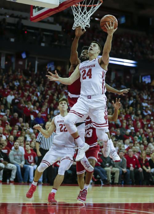 Uw Men S Basketball Happ No 10 Badgers Grind It Out To Avoid