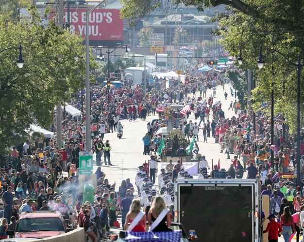 Maple Leaf Parade sparks creativity, camaraderie